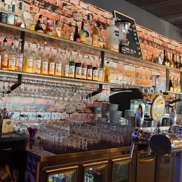 Publication du 4 avril&nbsp;: les tireuses et les bouteilles du bar